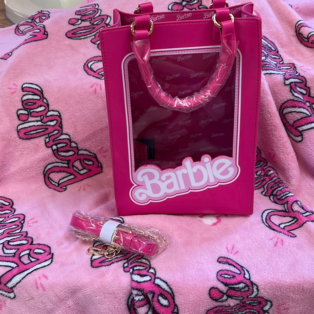 BNWT! Cakeworthy Box Crossbody Purse